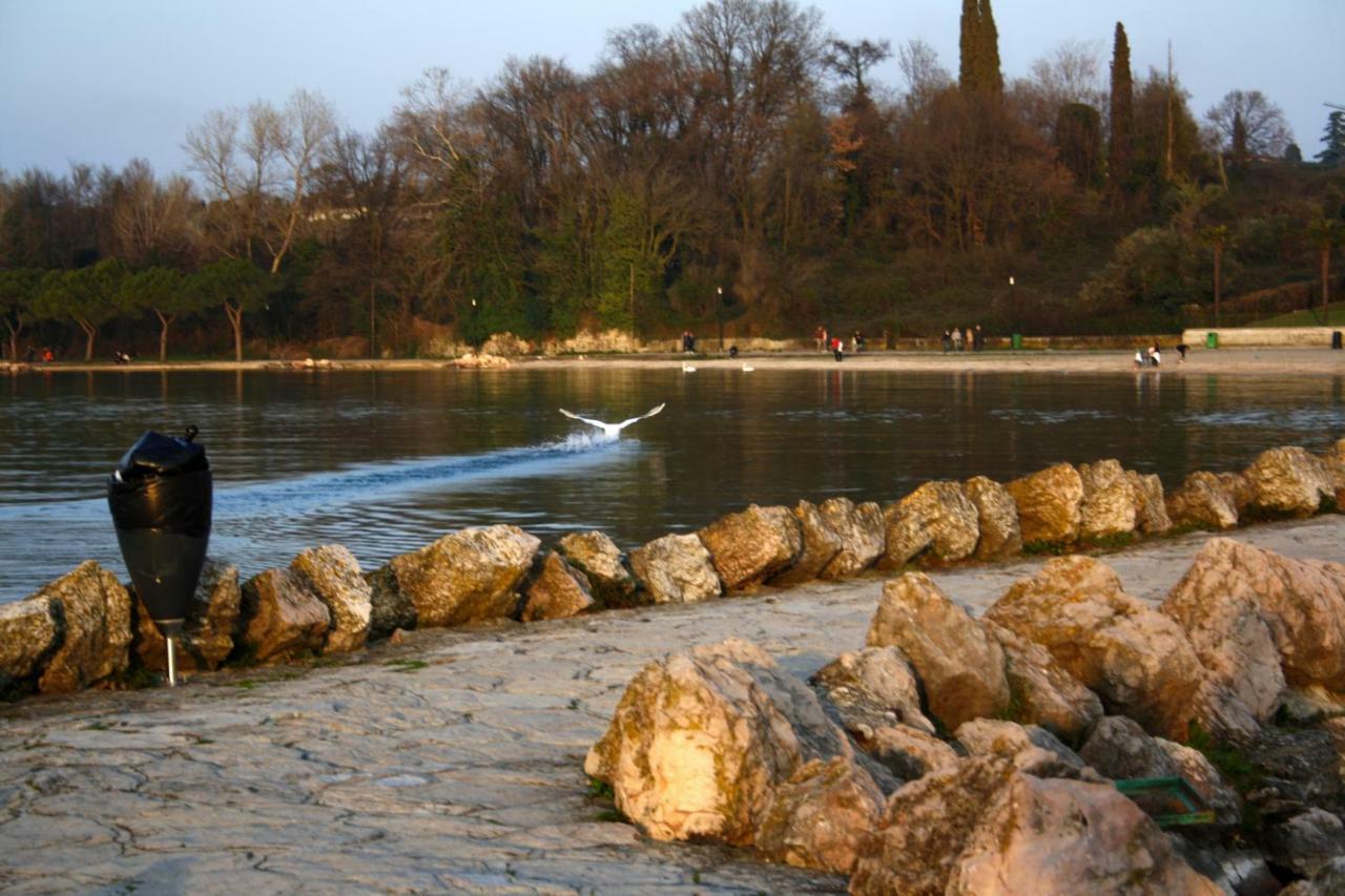 San Benedetto Camping Relais Пескиера дел Гарда Екстериор снимка