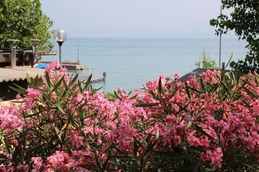 San Benedetto Camping Relais Пескиера дел Гарда Екстериор снимка